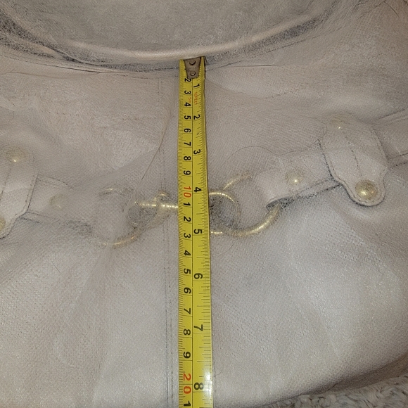 Coach cream colored bag. - Picture 11 of 12